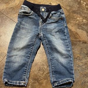 Baby gap jeans size 12-18m. My first easy slim jeans. Super soft